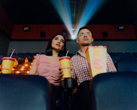 cara ciuman di bioskop