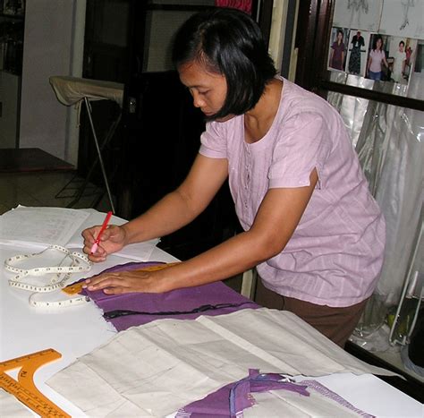 Cara Membuat Baju Jurusan Busana  6 Cara Menjahit Baju Tanpa Mesin Jahit Bagi - Cara Membuat Baju Jurusan Busana