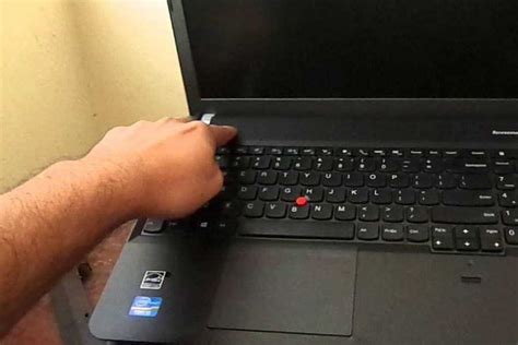 cara menghidupkan laptop lenovo