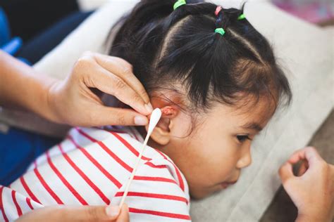 cara mengobati telinga luka karena anting