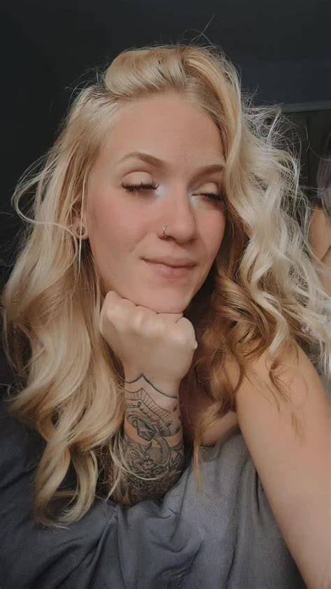 Roxybinxx Onlyfans - Discover the world of OnlyFans