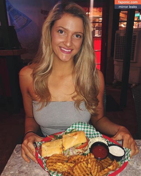 carlyyyyy OnlyFans leaked content