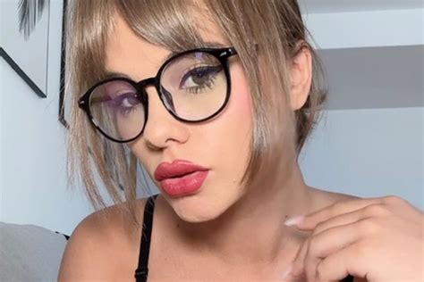 carolina cazadora xxx