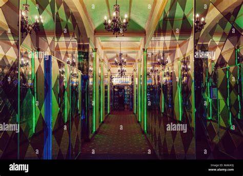 th?q=casino%20mirrors