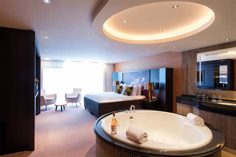 casino room with jacuzzi belgium