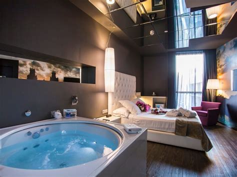 casino rooms with jacuzzi iymv france
