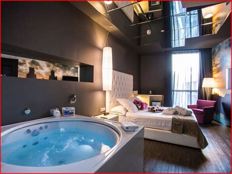 casino rooms with jacuzzi omwc france