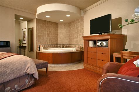 casino rooms with jacuzzi thky