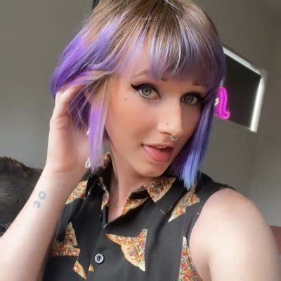cassie moans nude