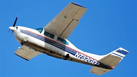 Cessna 210 Flight