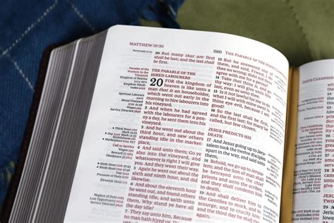 Chain Reference Bible