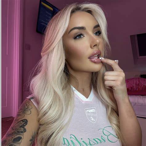 charlstevensxo nude