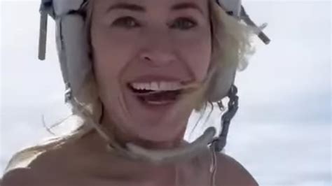 chelsea handler nude skiing