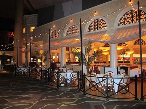 cherokee casino dining