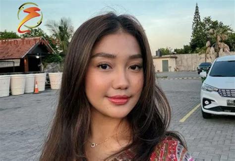 CHIKA VIRAL - Biodata Chandrika Chika, Seleb Tiktok yang Viral dengan Tagar