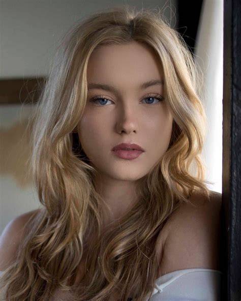 chloeros3e nude