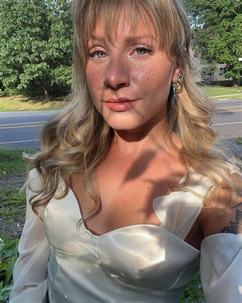 chlosecretsz onlyfans