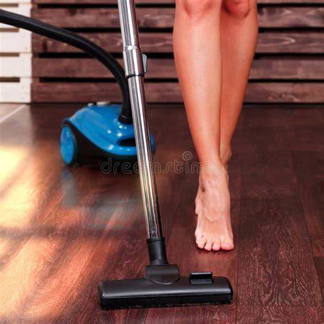 chores nude