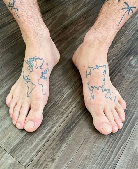 Chris damned feet
