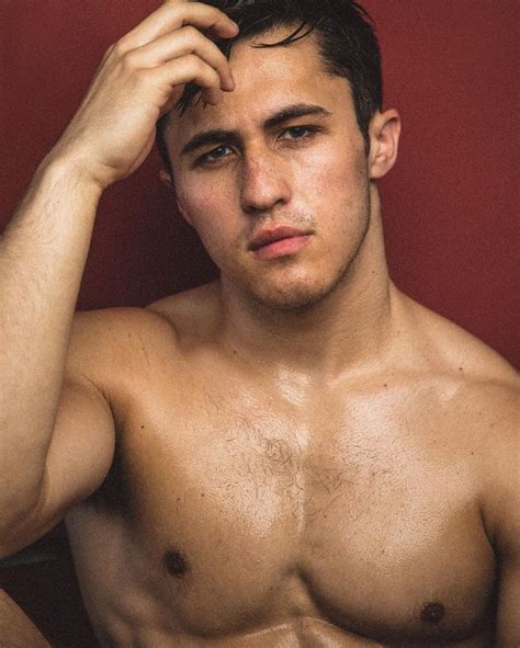 chris.olsen.nudes