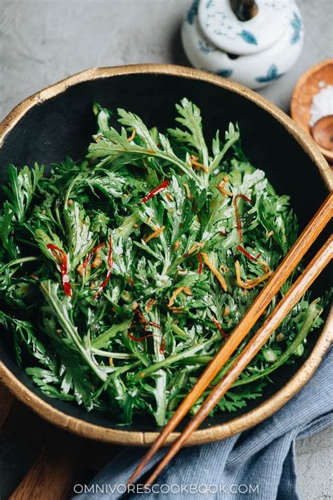 chrysanthemum greens