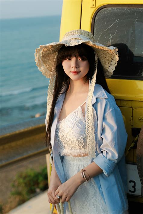 Chut Image Young Grils