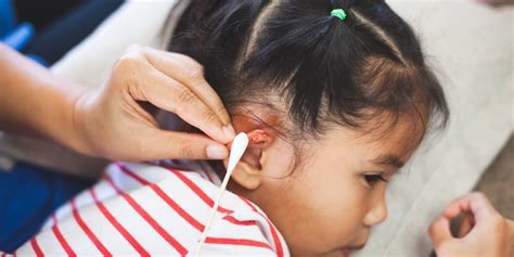 ciri infeksi telinga pada bayi