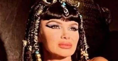 Cleopatra Anal