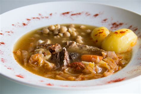Cocido Gallego en Olla Express: Un plato tradicional al alcance de todos