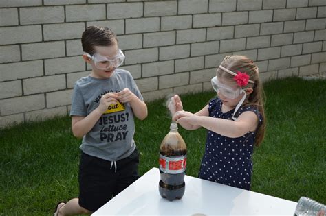 Coke And Mento Experiment Cool Science For Kids Science Behind Coke And Mentos - Science Behind Coke And Mentos
