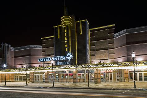 Visit Our Cinemark Theater in Taylor, MI. Get fast food 