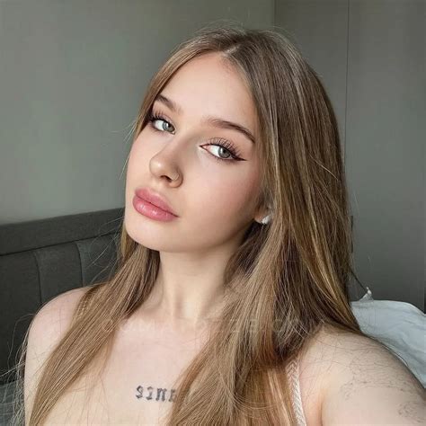 comatozze nude pics
