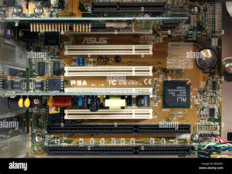 th?q=computer%20motherboard%20slots