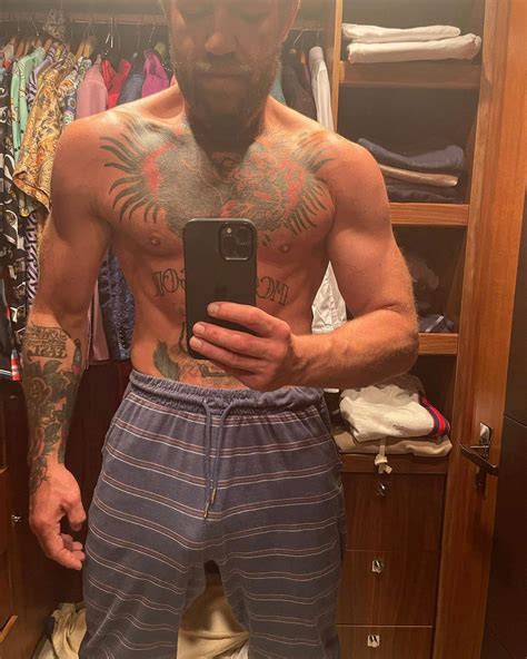 conor mcgregor nude reddit