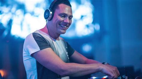 consolas de dj tiesto biography