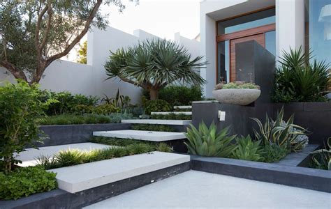 Contemporary Landscape Front Yard