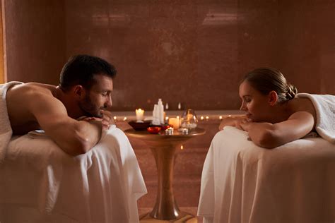 couple massage nude