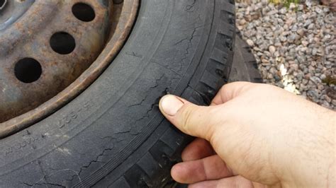 cracks in tires when to replace