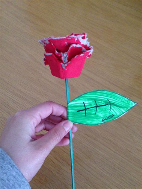 Crea tu propia rosa de Sant Jordi para regalar en un día especial