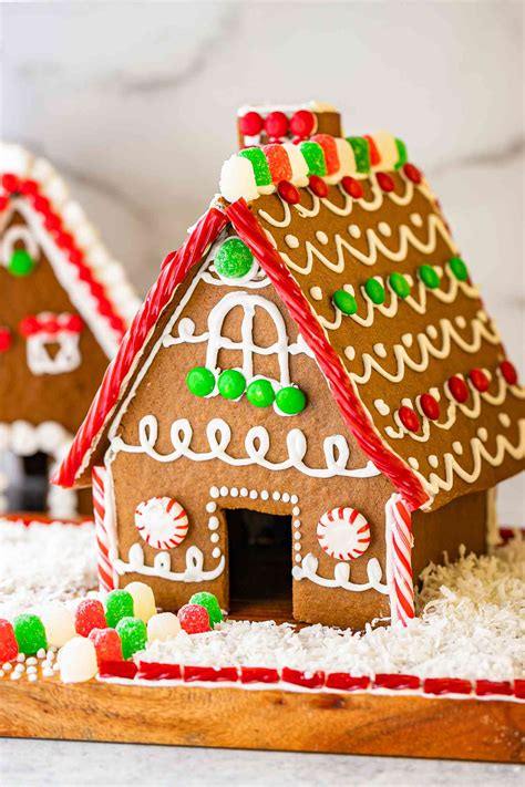Creative Holiday Fun With Gingerbread House Coloring Pages Gingerbread House To Color - Gingerbread House To Color