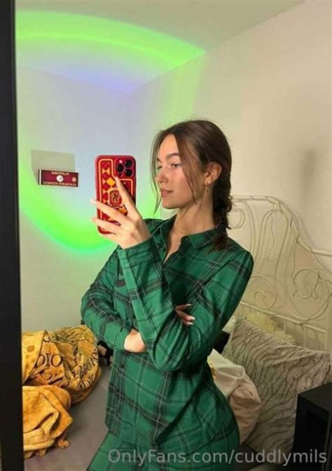cuddlymils OnlyFans leaked content