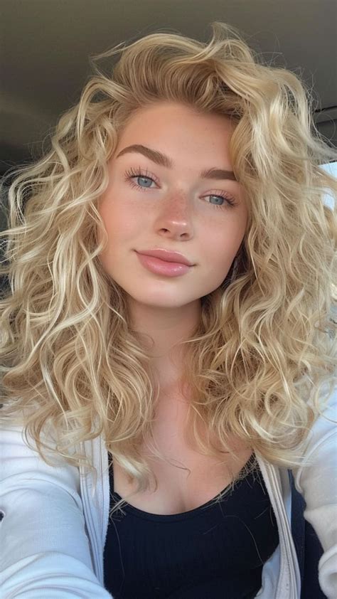 curly blonde nude
