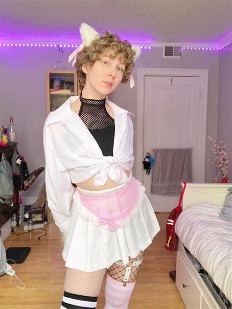 cute femboy nude