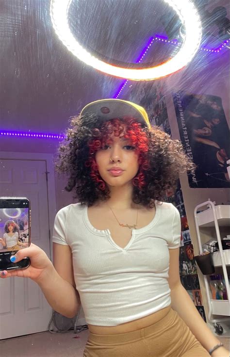 cyber y2k curly hair ️🌜 jvvylee Curly hair styles, Cyber y2k