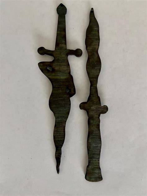 dagger nude