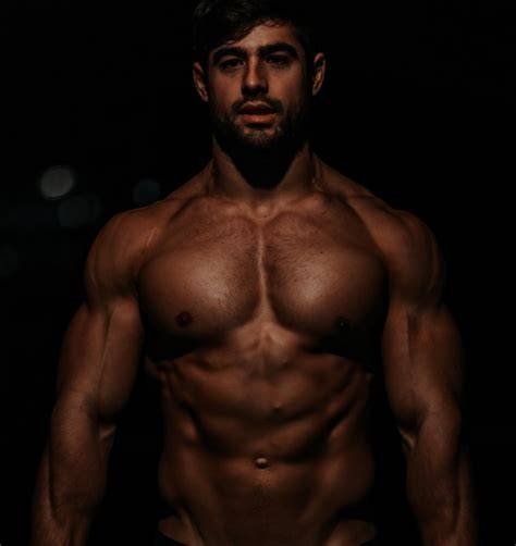 dan tai nude