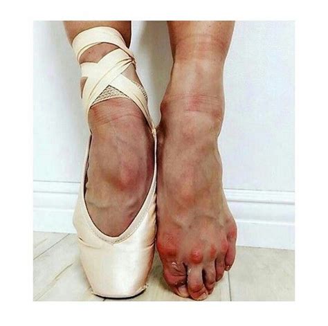dancers feet