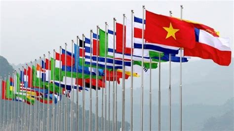 dangcongsan | Hi ng L lun Trung ng