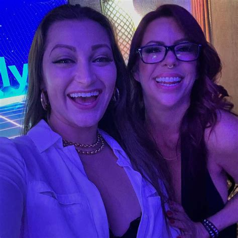 dani daniels loves womxn