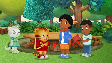 Daniel Tiger X27 S Day Amp Night Mobile Day And Night For Kids - Day And Night For Kids